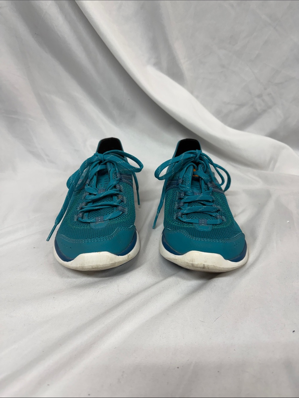 Teva women’s Teal Lace-Up Sneakers